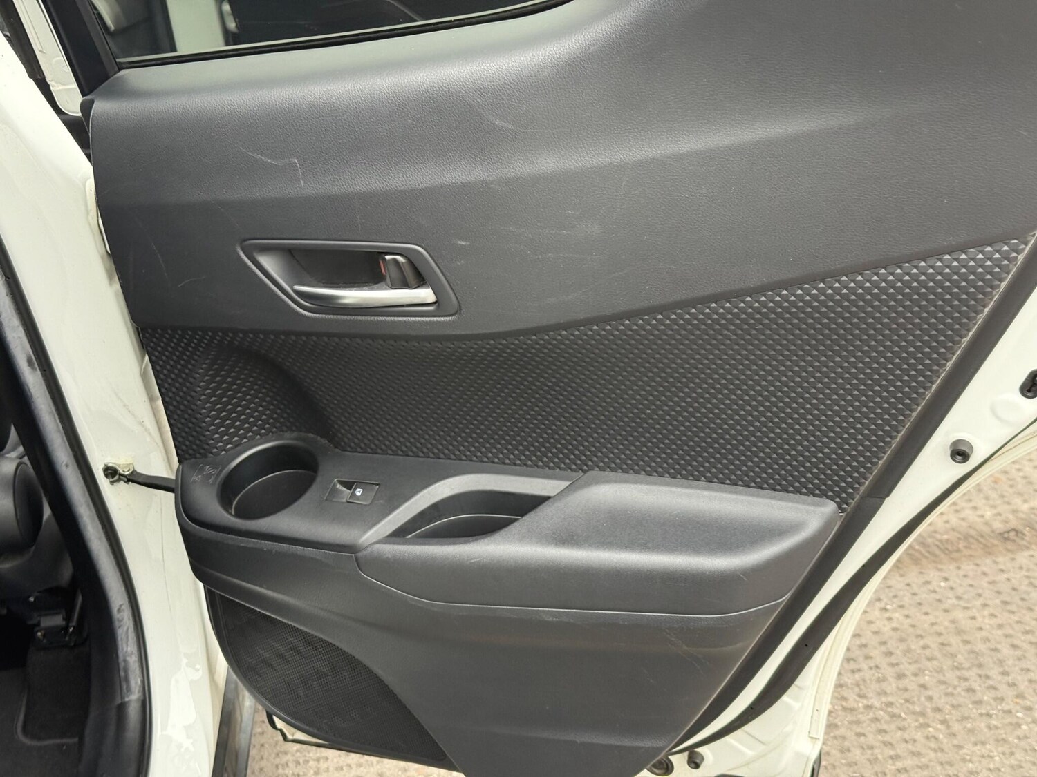 Used Toyota C-HR 2018 for sale - 77377660: Photo 32