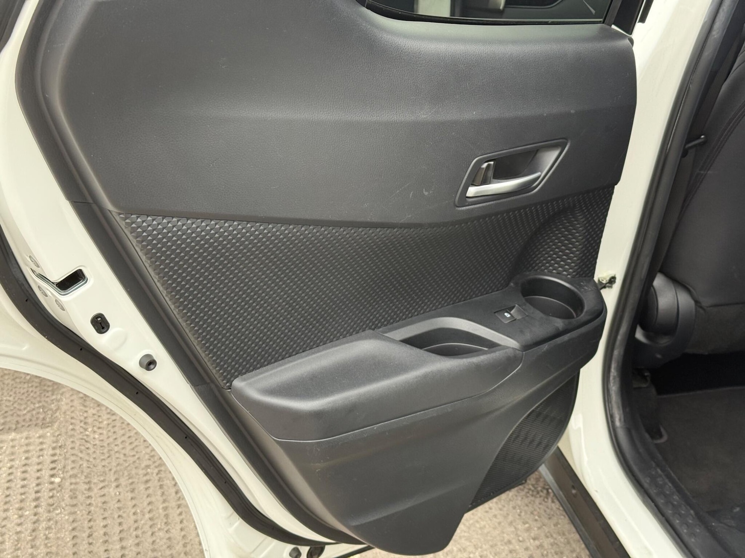 Used Toyota C-HR 2018 for sale - 77377660: Photo 34