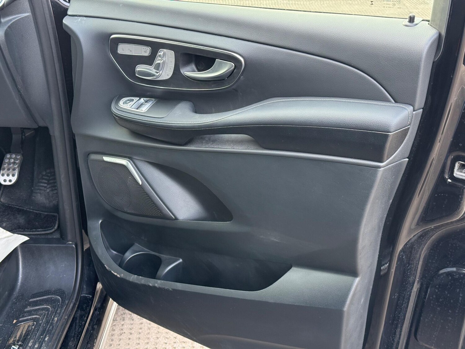 Used Mercedes-Benz V-Class for sale - 77573804: Photo 26