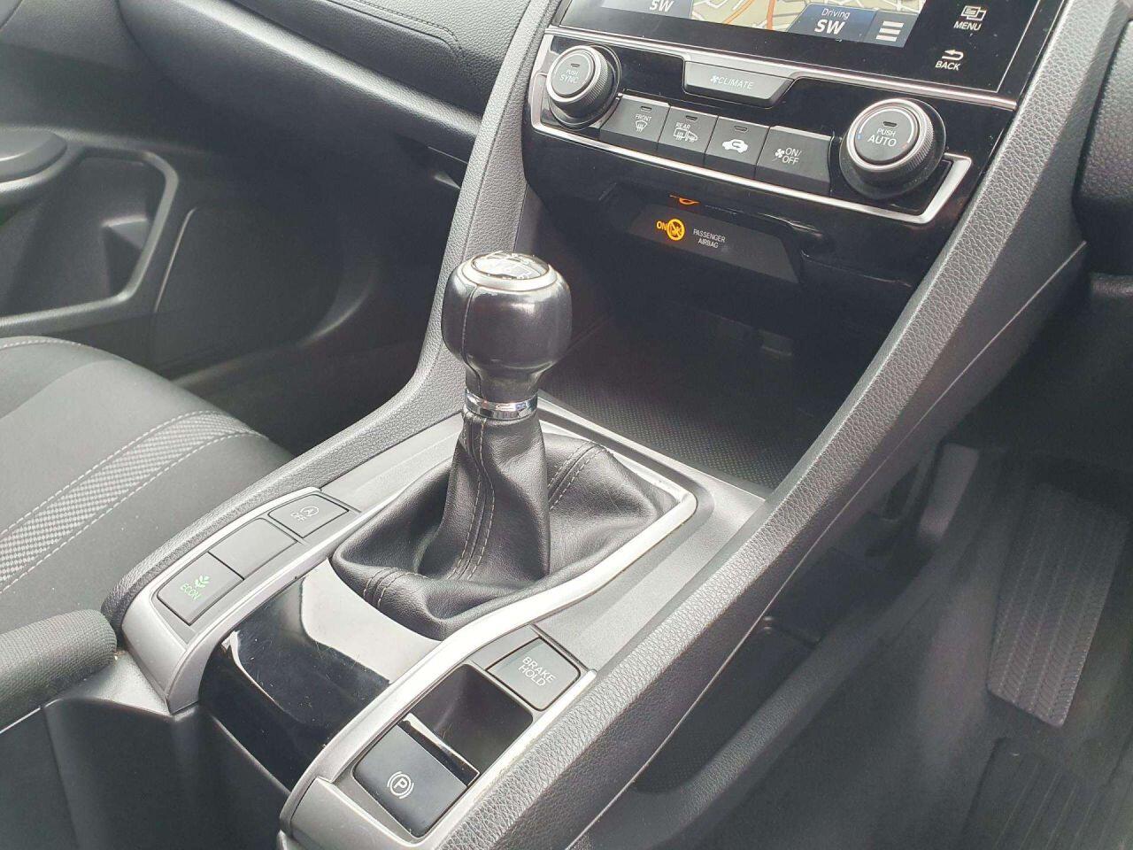 Used Honda Jazz 2018 for sale - 76612691: Photo 19