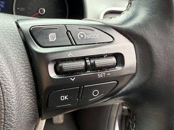 Used Kia Stonic 2017 for sale - 76137610: Photo 12