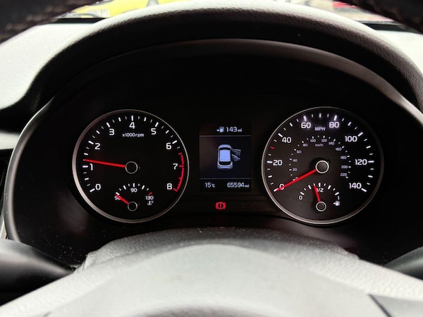 Used Kia Stonic 2017 for sale - 76137610: Photo 14