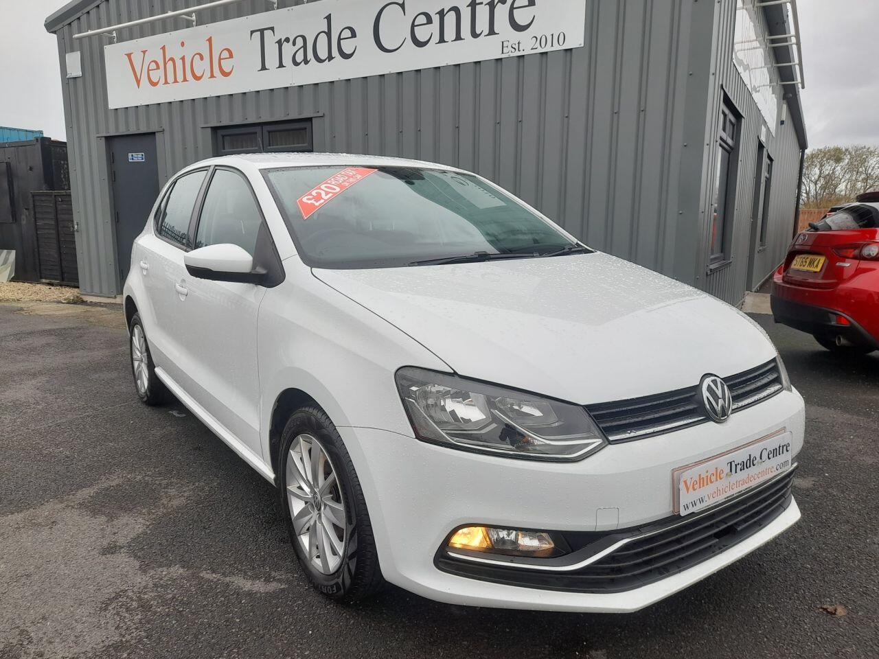 Used Volkswagen Polo 2015 for sale - 76247824: Photo 1