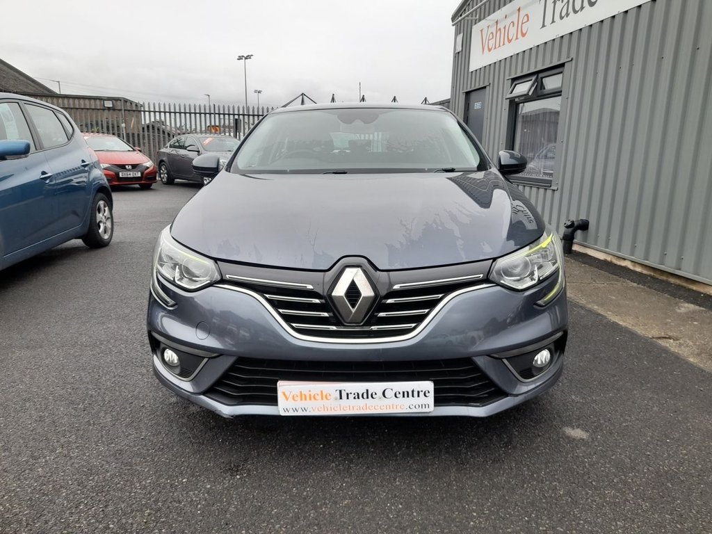 Used Renault Megane 2017 for sale - 77005379: Photo 2