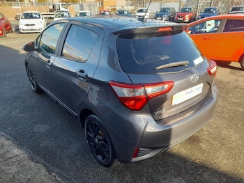 Used Toyota Yaris 2018 for sale - 76137682: Photo