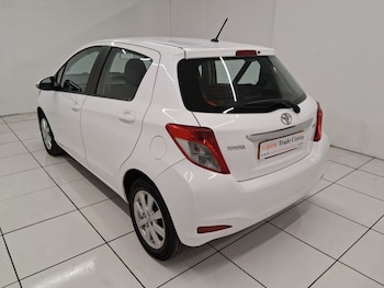 Used Toyota Yaris 2013 for sale - 77161592: Photo