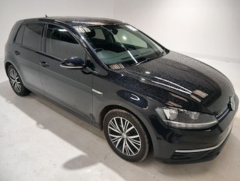 Used Volkswagen Golf 2018 for sale - 78401219: Photo