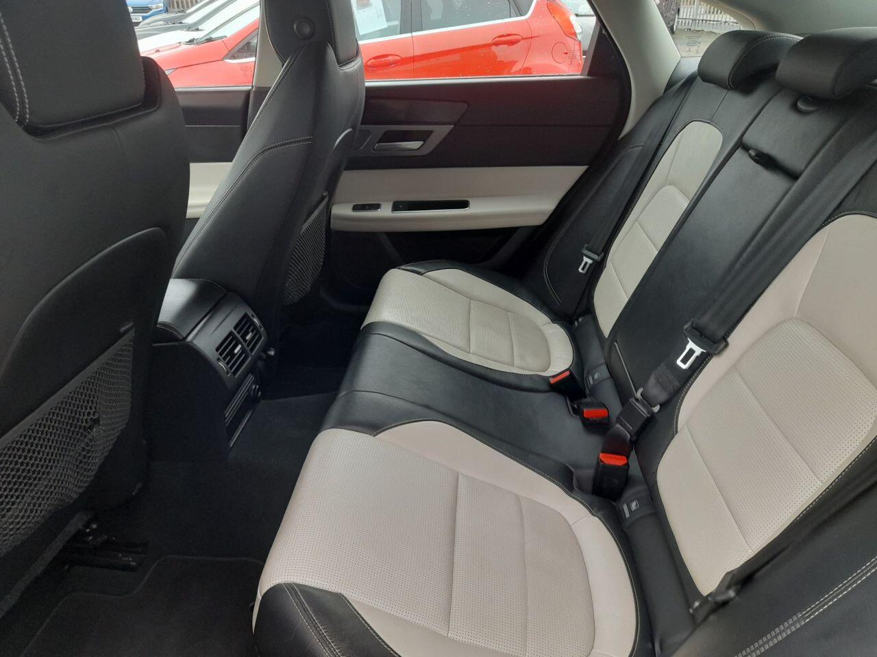 Used Jaguar XF 2016 for sale - 76138509: Photo 15