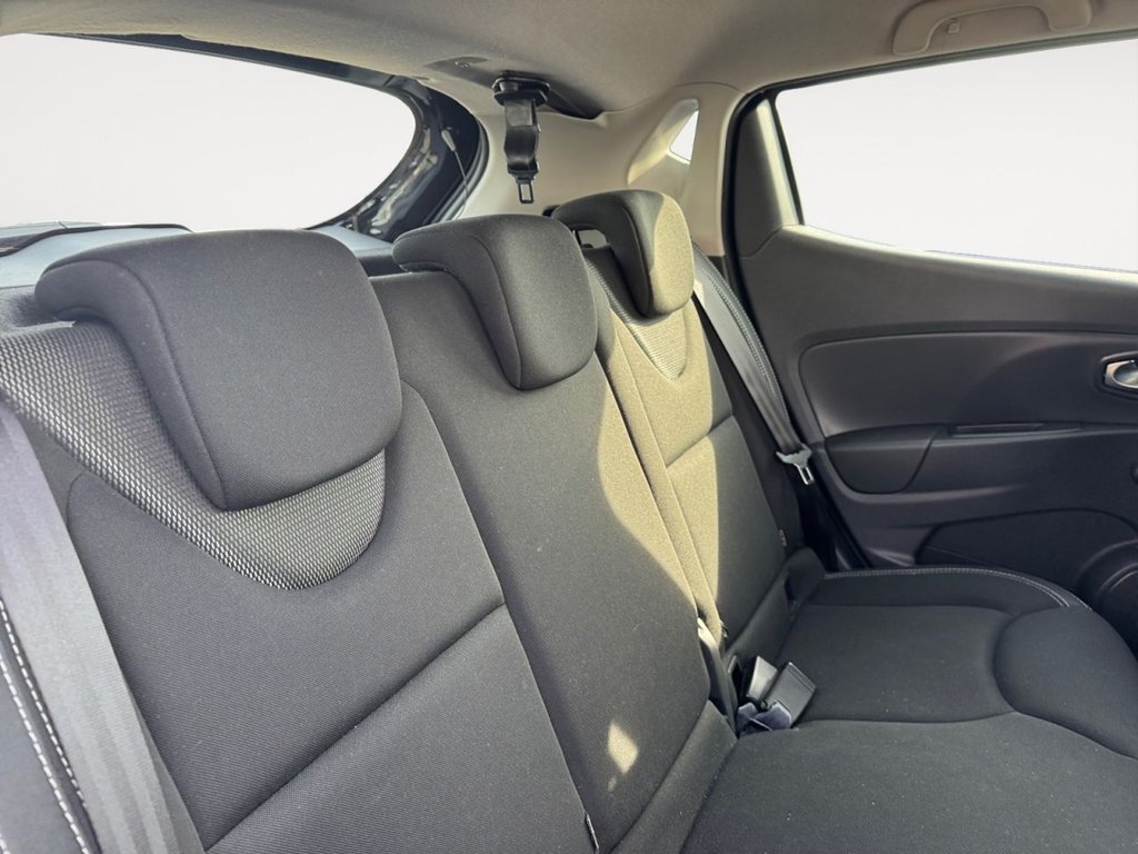 Used Renault Clio 2018 for sale - 78110173: Photo 2