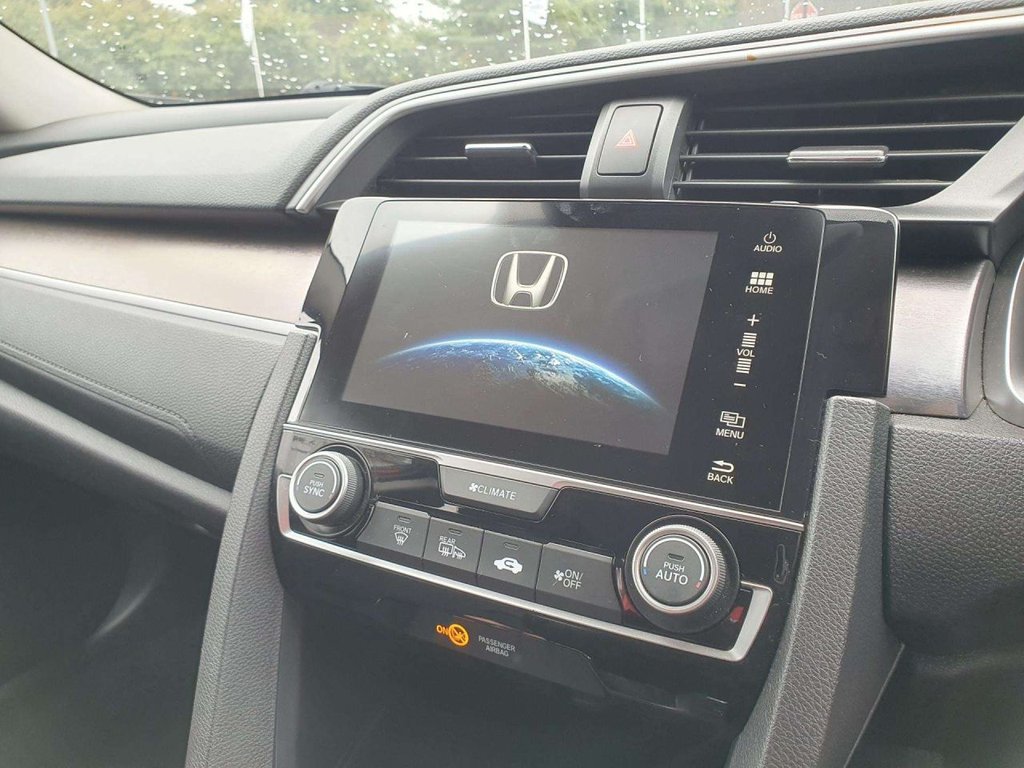 Used Honda Jazz 2018 for sale - 77005329: Photo 15