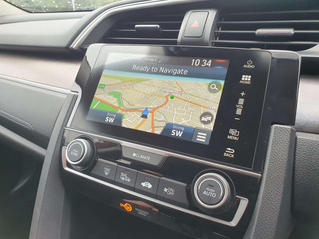 Used Honda Jazz 2018 for sale - 77005329: Photo 18