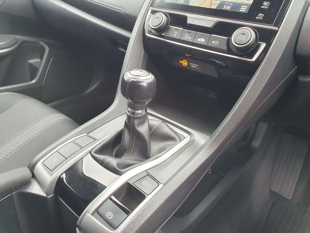 Used Honda Jazz 2018 for sale - 77005329: Photo 19