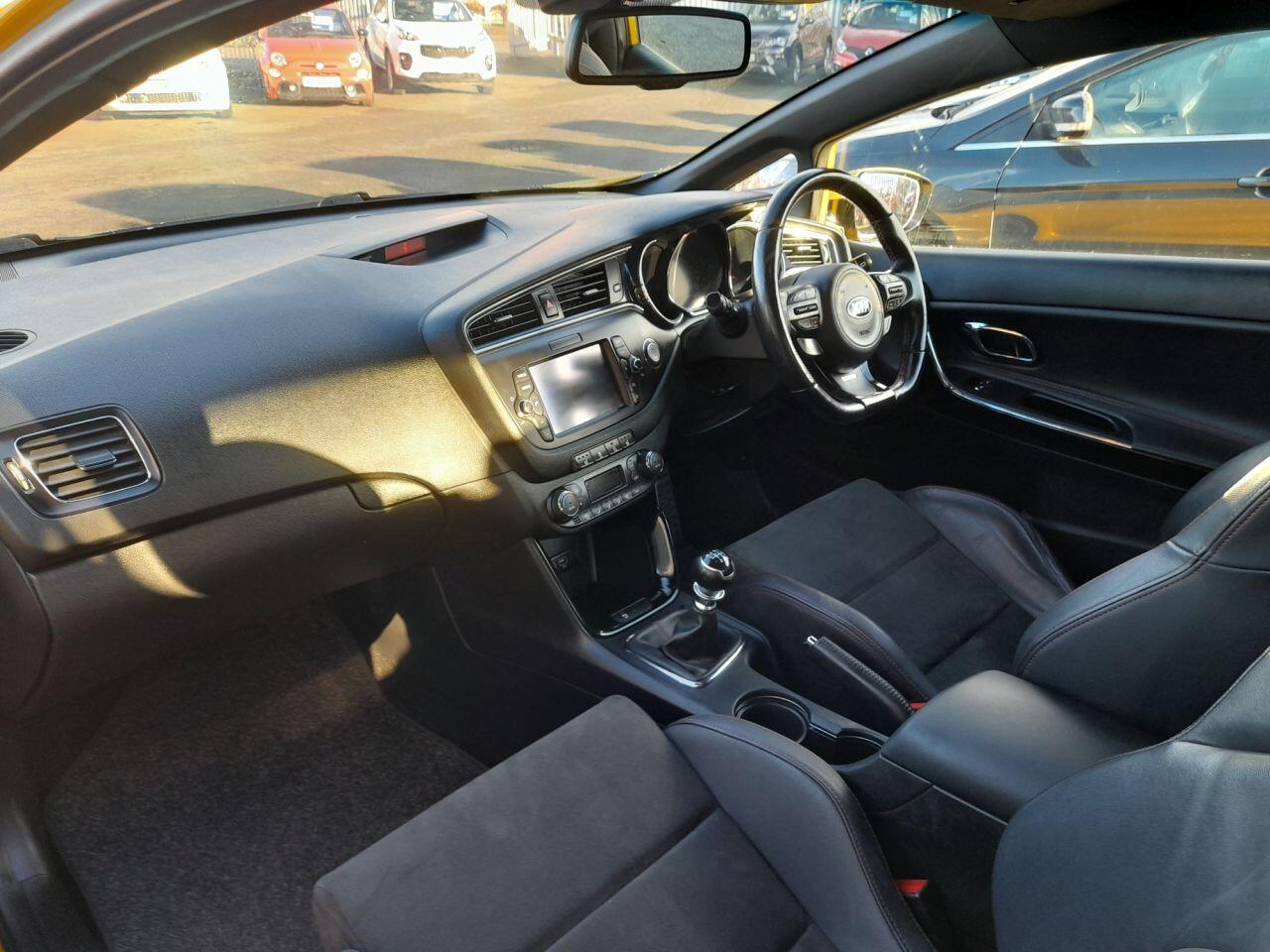 Used Kia Pro Ceed 2015 for sale - 76765331: Photo 13