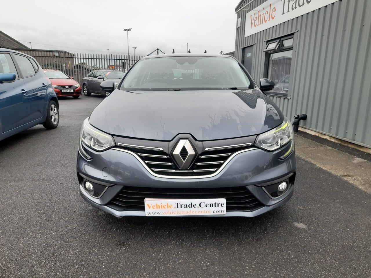 Used Renault Megane 2017 for sale - 76137884: Photo 2