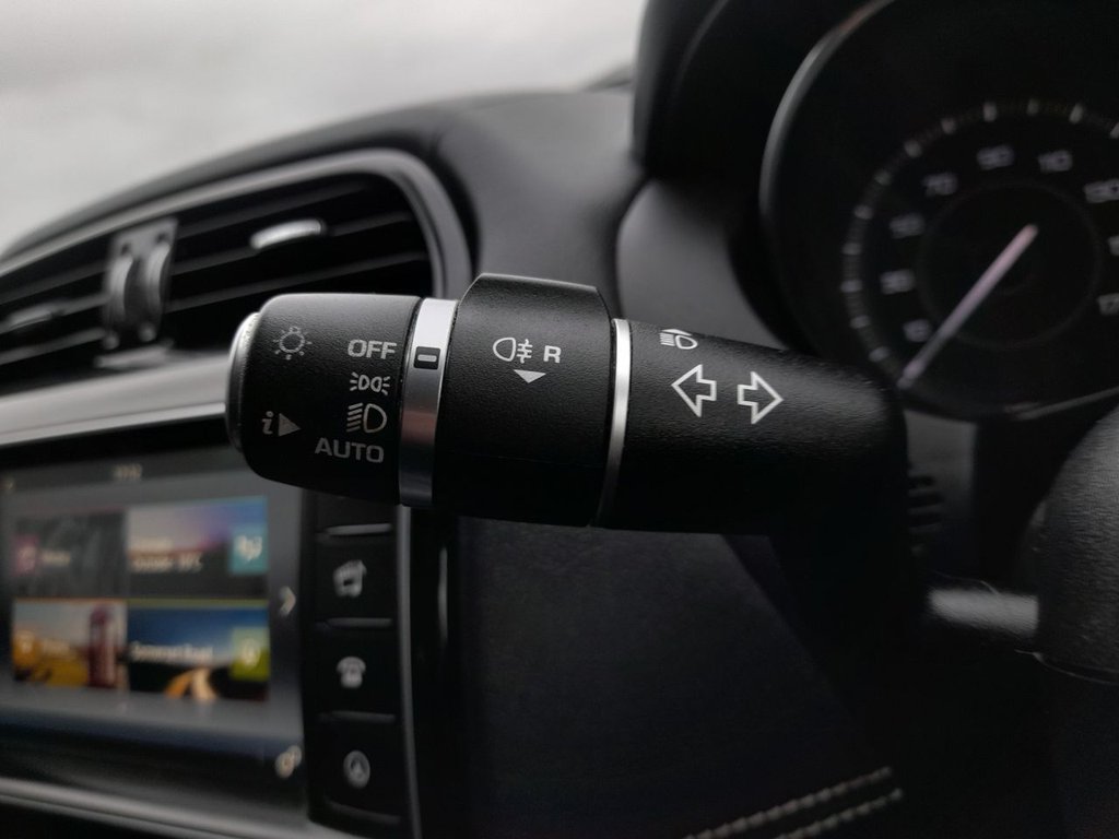 Used Jaguar XE 2015 for sale - 77005352: Photo 21