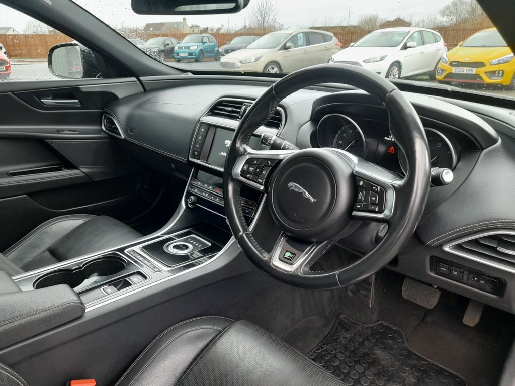 Used Jaguar XE 2015 for sale - 77005352: Photo 9