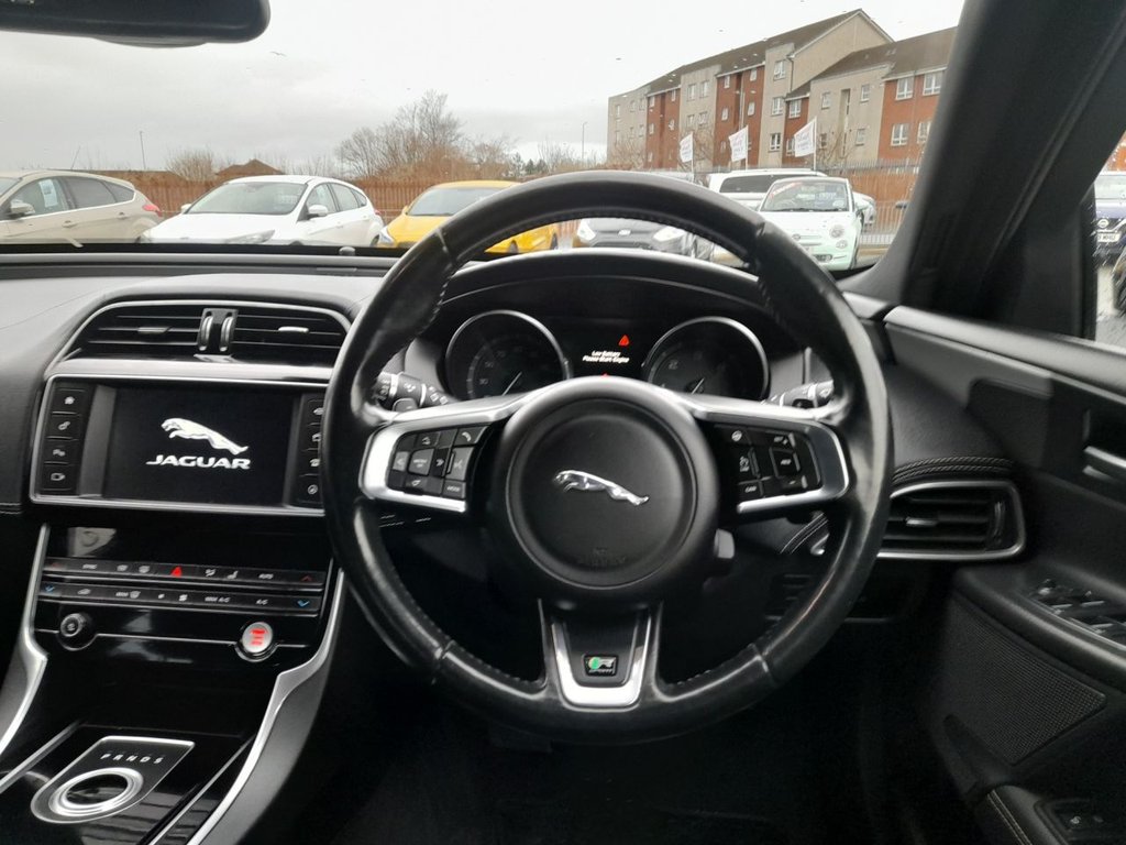 Used Jaguar XE 2015 for sale - 77027136: Photo 8