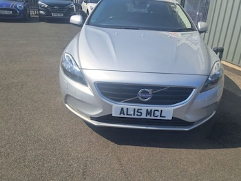 Used Volvo V40 2015 for sale - 79089392: Photo