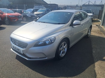 Used Volvo V40 2015 for sale - 79089392: Photo