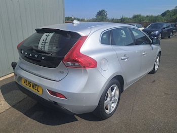 Used Volvo V40 2015 for sale - 79089392: Photo
