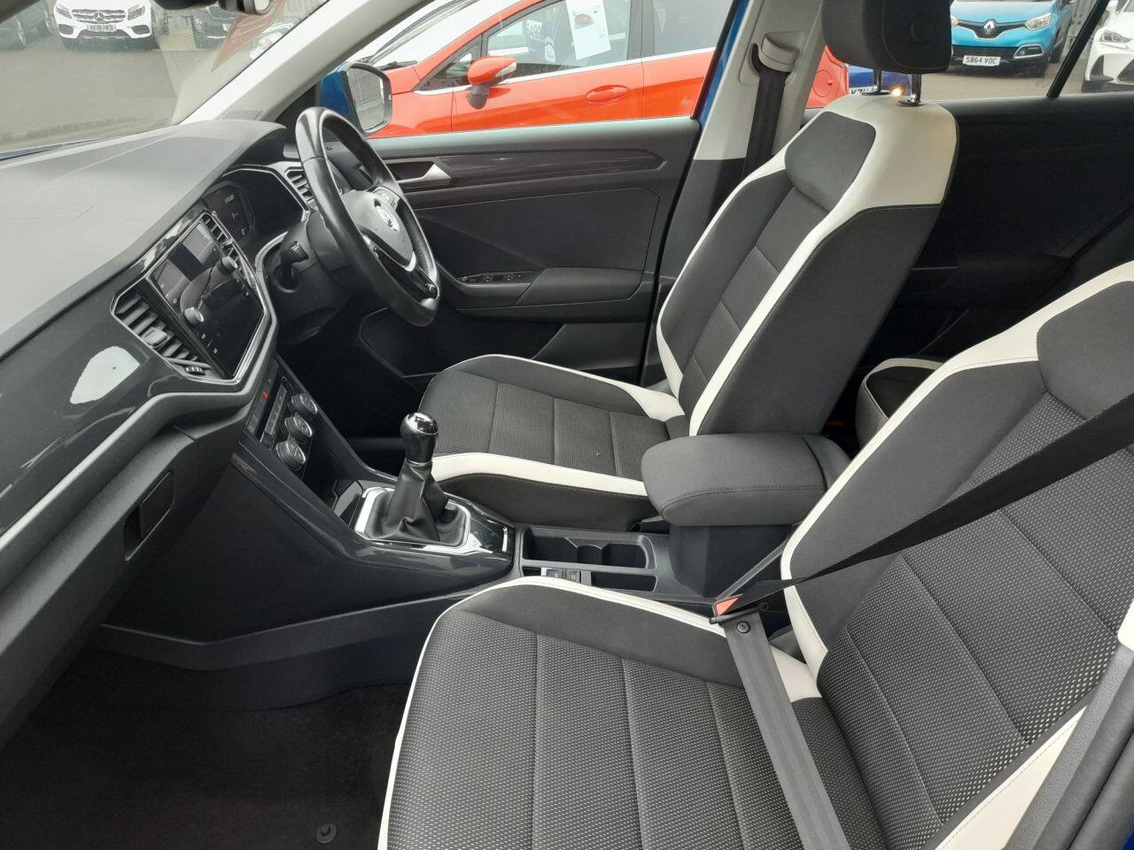 Used Volkswagen T-Roc 2018 for sale - 76200559: Photo 14