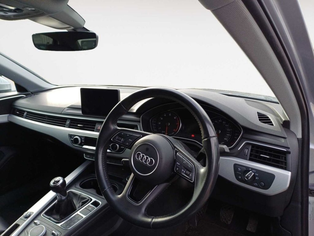 Used Audi A4 2017 for sale - 77680785: Photo 2