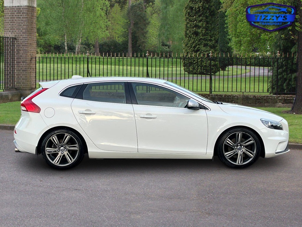Used Volvo V40 2015 for sale - 76402194: Photo 2
