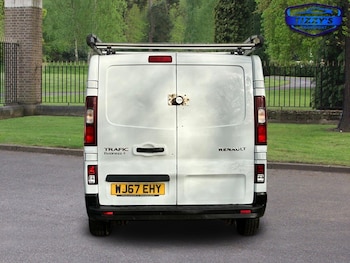 Used Renault Trafic 2017 for sale - 77701090: Photo