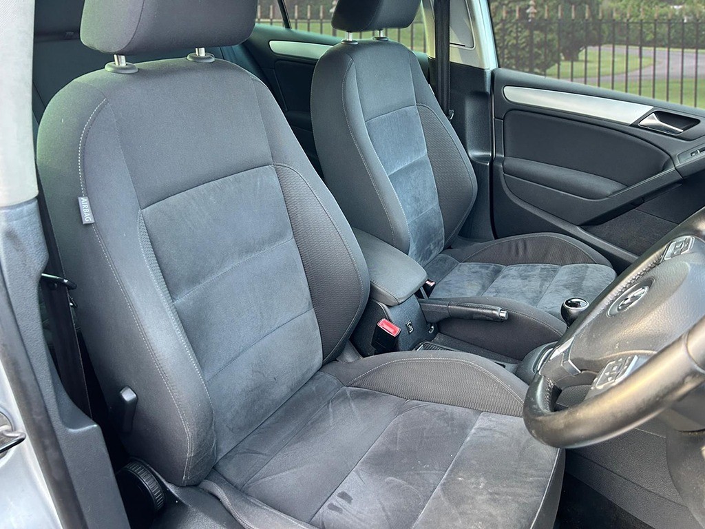 Used Volkswagen Golf 2010 for sale - 77059795: Photo 10