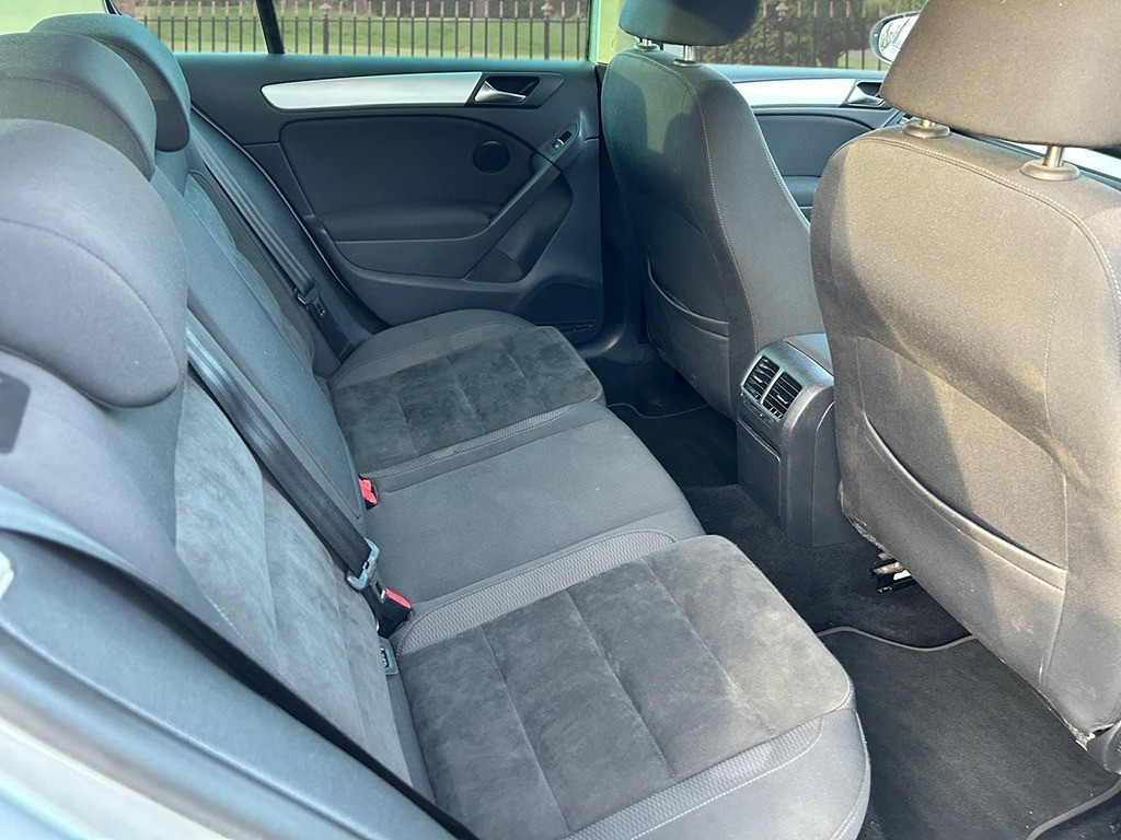 Used Volkswagen Golf 2010 for sale - 77059795: Photo 11