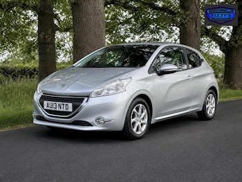 Used Peugeot 208 2013 for sale - 79231203: Photo