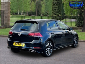 Used Volkswagen Golf 2019 for sale - 77240287: Photo