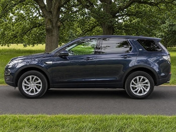 Used Land Rover Discovery Sport 2017 for sale - 79251772: Photo