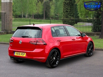 Used Volkswagen Golf 2016 for sale - 76164437: Photo