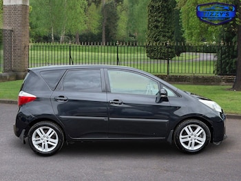 Used Toyota Verso 2011 for sale - 76363058: Photo