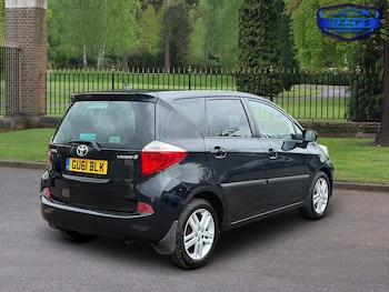 Used Toyota Verso 2011 for sale - 76363058: Photo