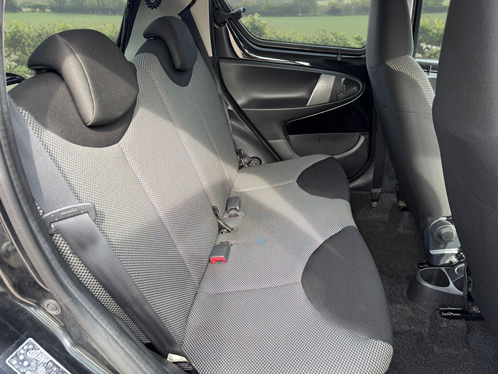 Used Toyota AYGO 2013 for sale - 77997229: Photo 10