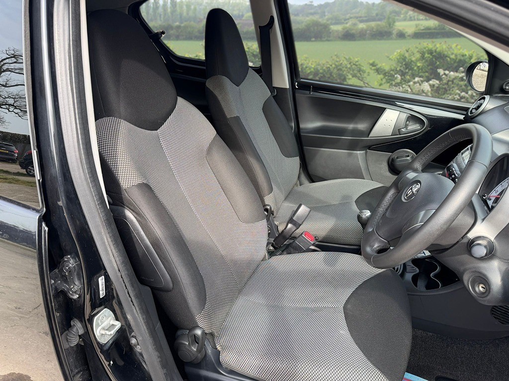 Used Toyota AYGO 2013 for sale - 77997229: Photo 11