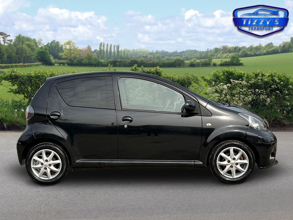 Used Toyota AYGO 2013 for sale - 77997229: Photo 2