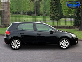 Used Volkswagen Golf 2010 for sale - 76430997: Photo