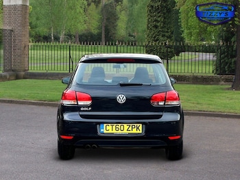 Used Volkswagen Golf 2010 for sale - 76430997: Photo
