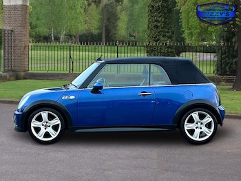 Used MINI Convertible 2005 for sale - 76848623: Photo