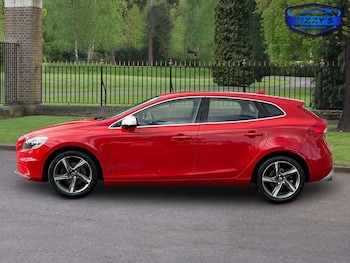 Used Volvo V40 2015 for sale - 75736014: Photo