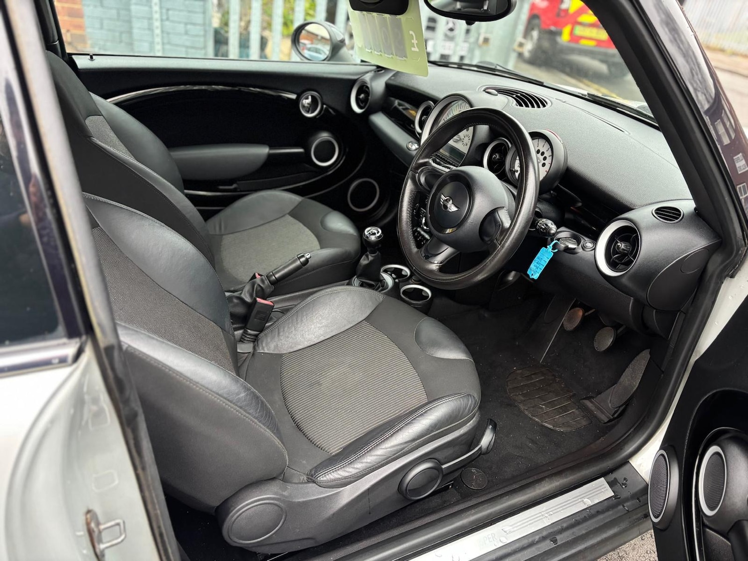 Used MINI Hatch 2011 for sale - 77432932: Photo 8