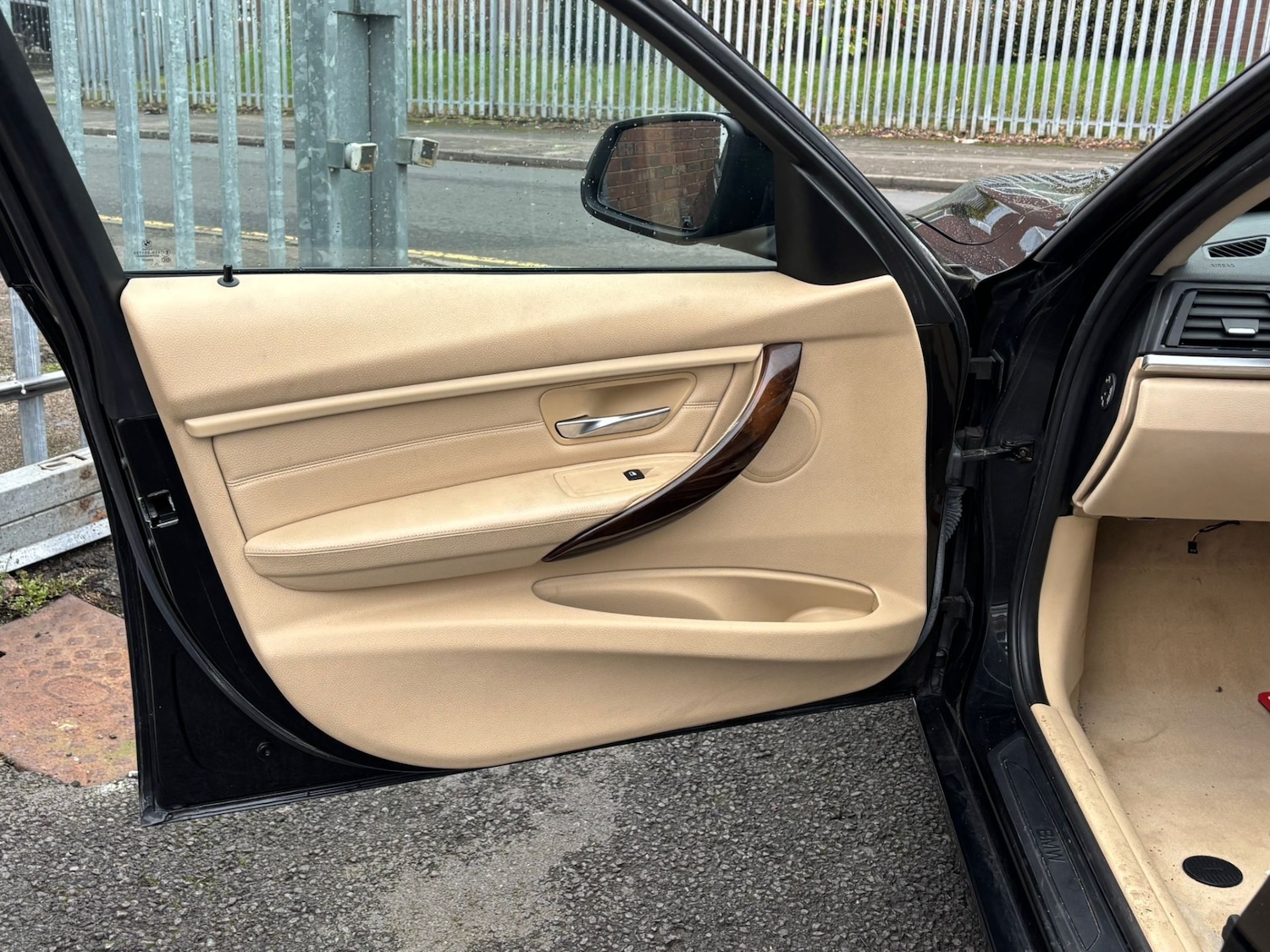 Used BMW 3 Series 2012 for sale - 77432897: Photo 5