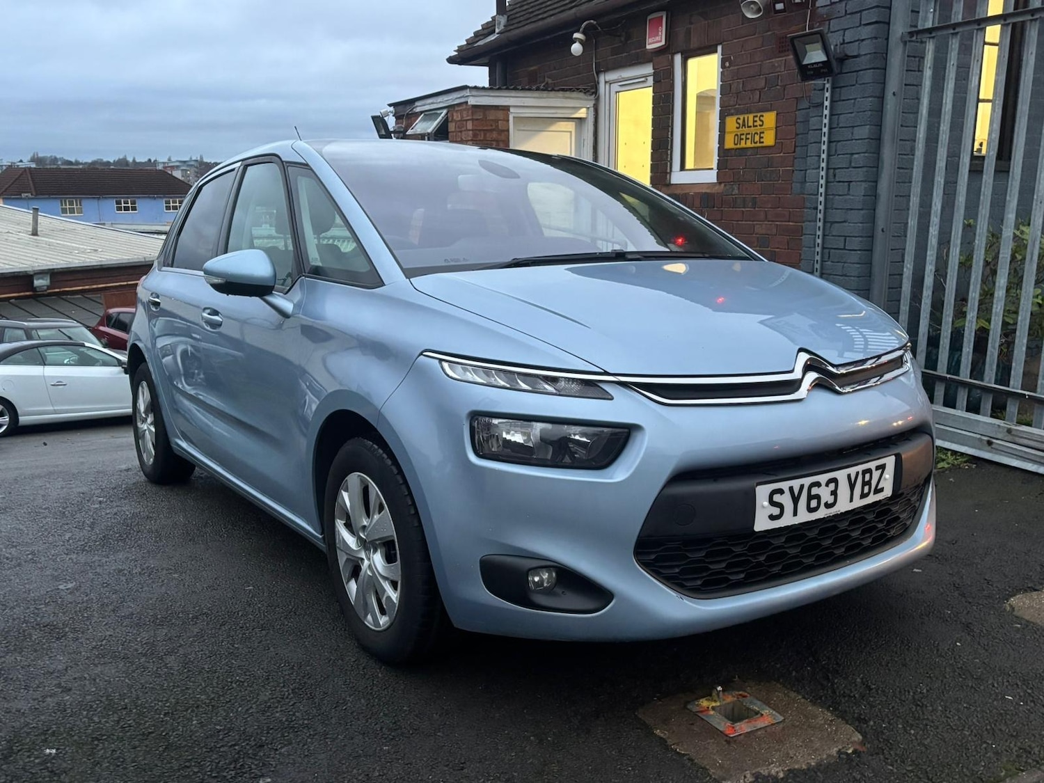 Used Citroen C4 Picasso 2014 for sale - 77002054: Photo 2