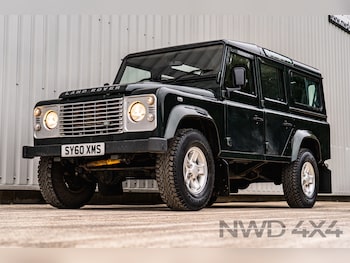 Land Rover - Defender