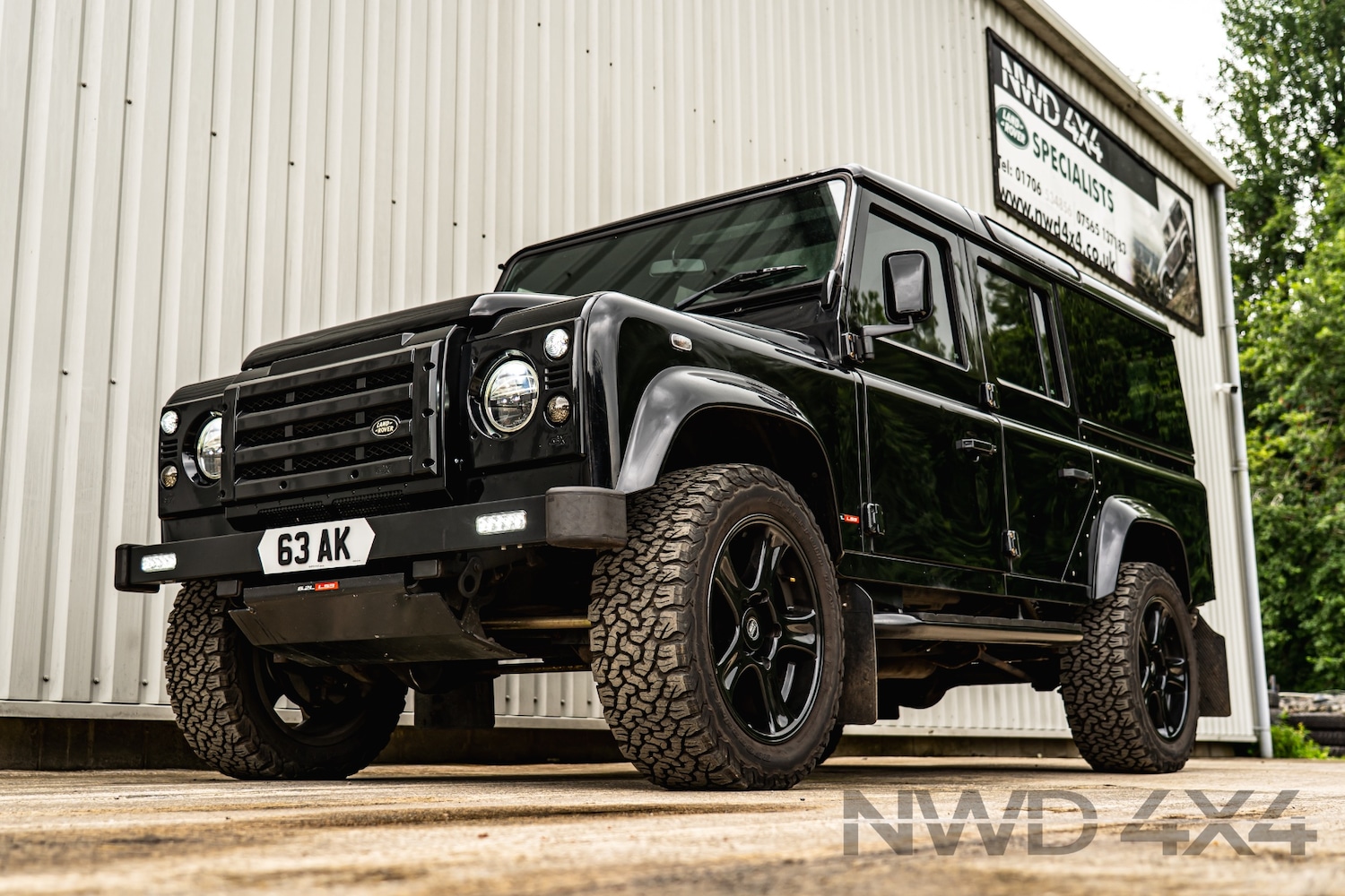 Used Land Rover Defender 110 2013 for sale - 76488522: Photo 2