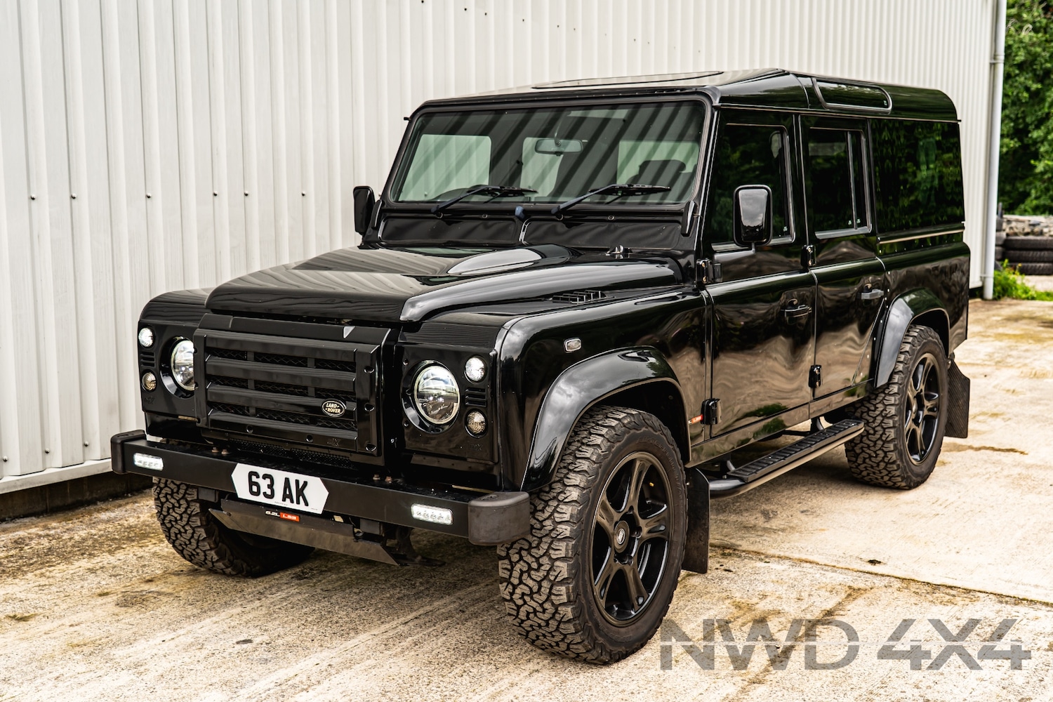 Used Land Rover Defender 110 2013 for sale - 76488522: Photo 3