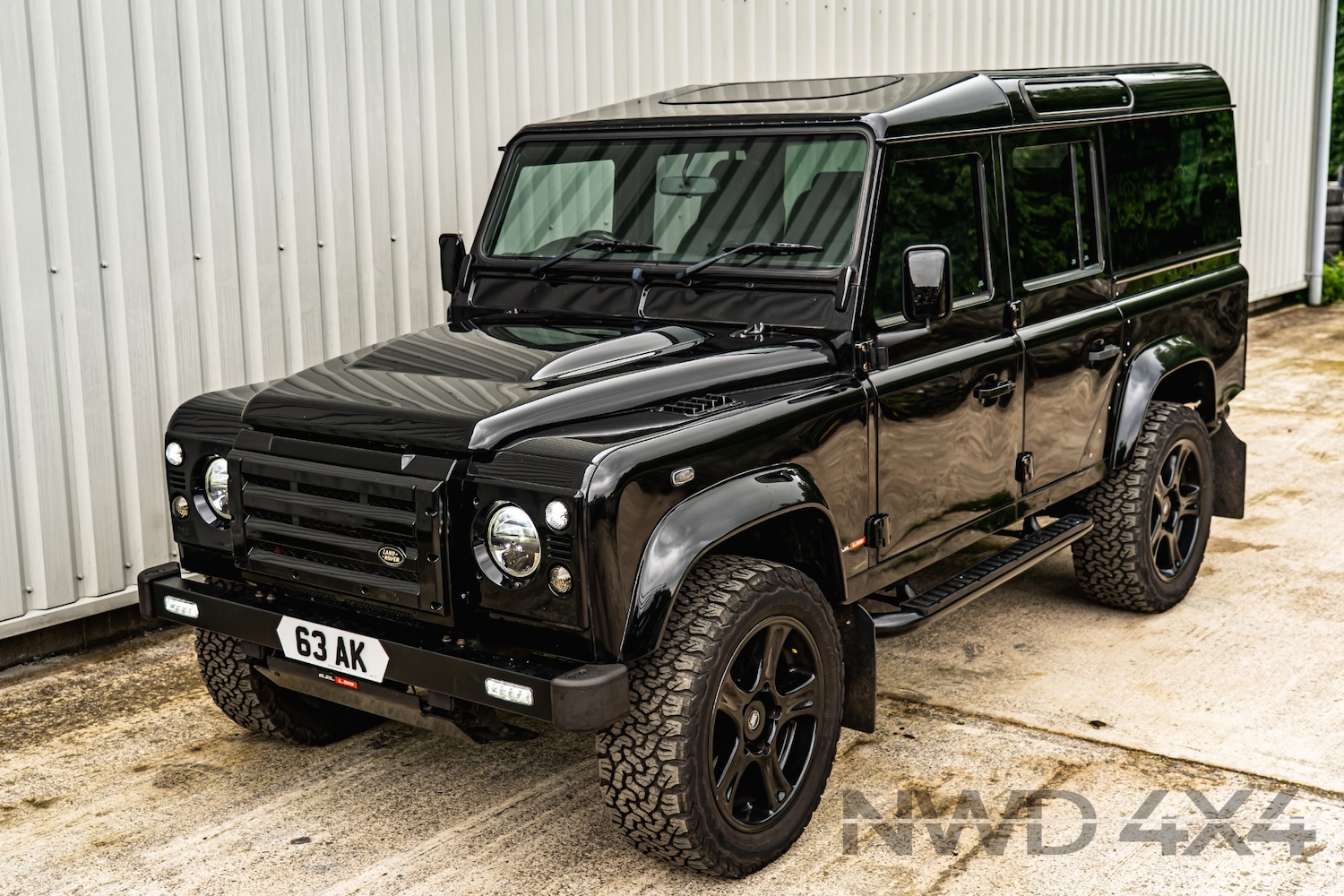 Used Land Rover Defender 110 2013 for sale - 76488522: Photo 4